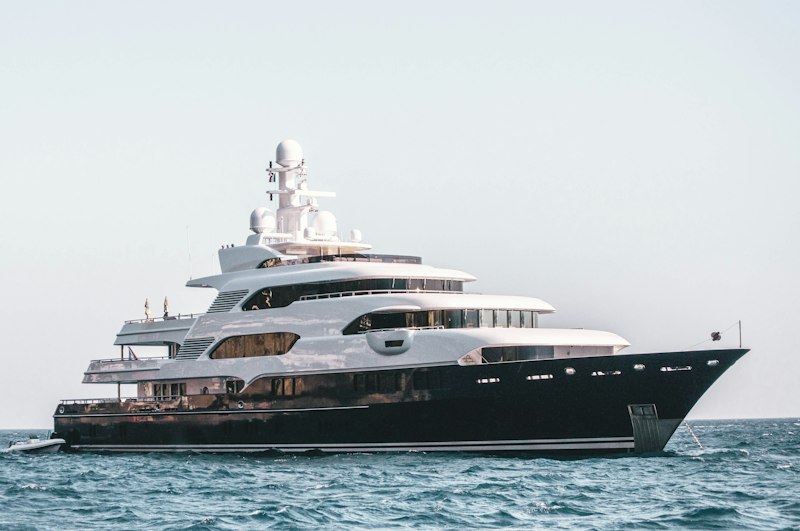 Luxury motor cruiser - cruiser loan